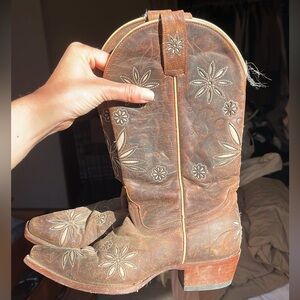 Shyanne Brown Heeled Boots with Floral Embroidery